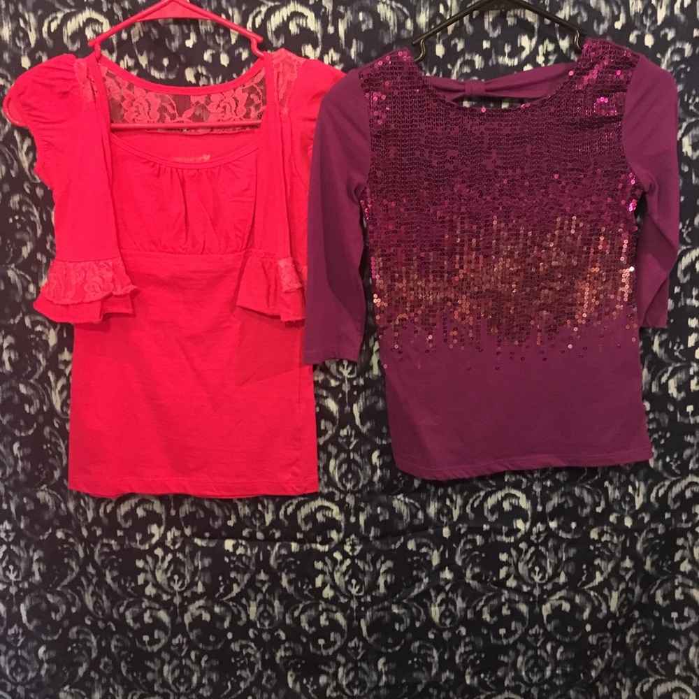 2 girls shirts